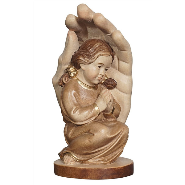 Schuetzende Hand_geschnitzt_Maedchen_geb
